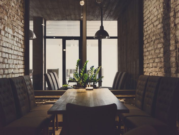 How to Start a Small Restaurant With a Minimum Budget